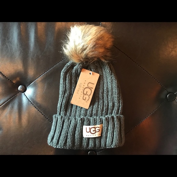 ugg knit hat with pom pom